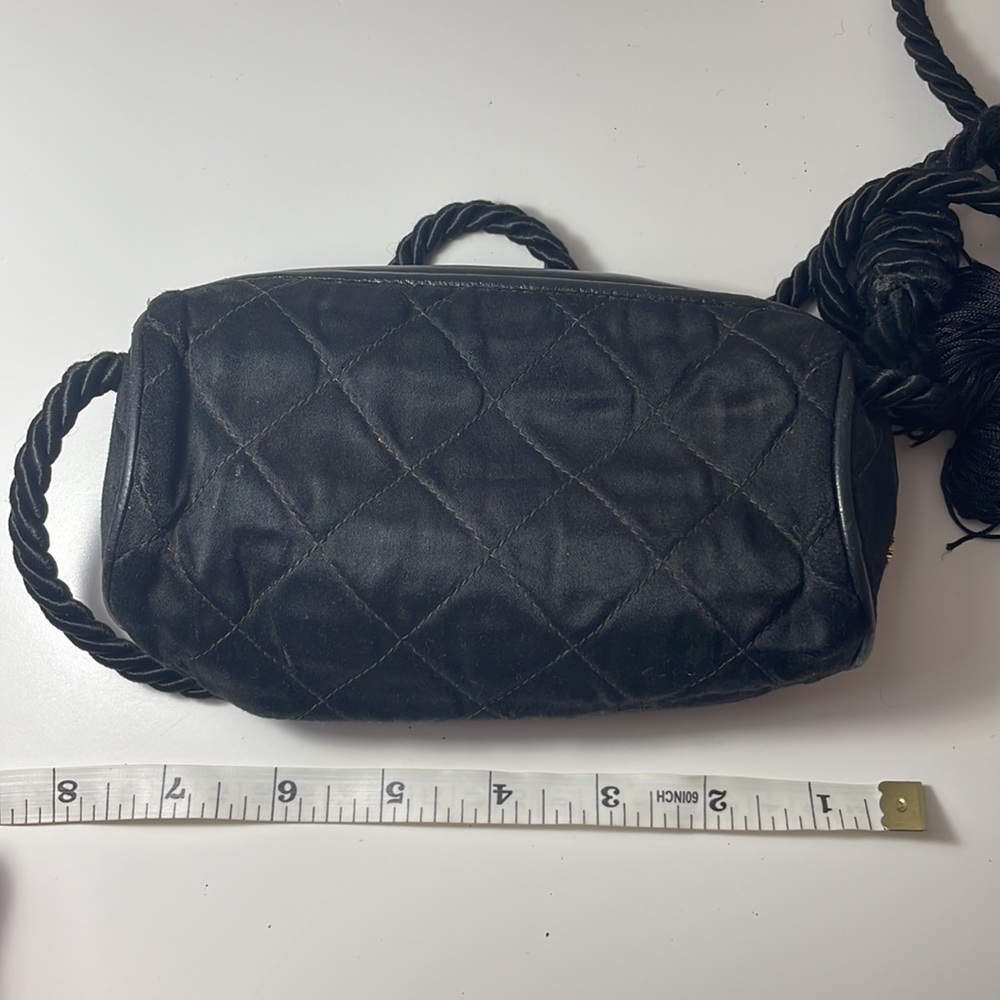 AUTHENTIC VINTAGE CHANEL CROSS BODY POUCH SATIN BLACK TASSLE - Picture 14 of 15